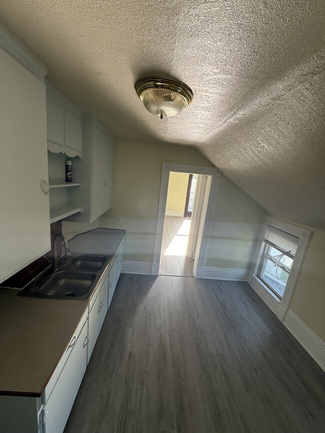 52 N West St Unit 3