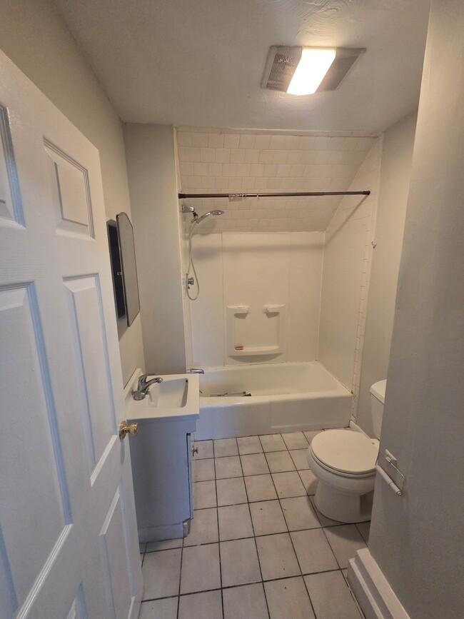 68 Walnut St Unit 3