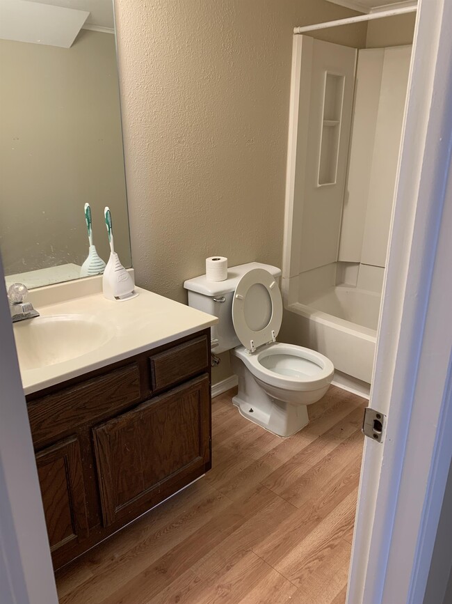 Photo - 409 S Mt Carmel St