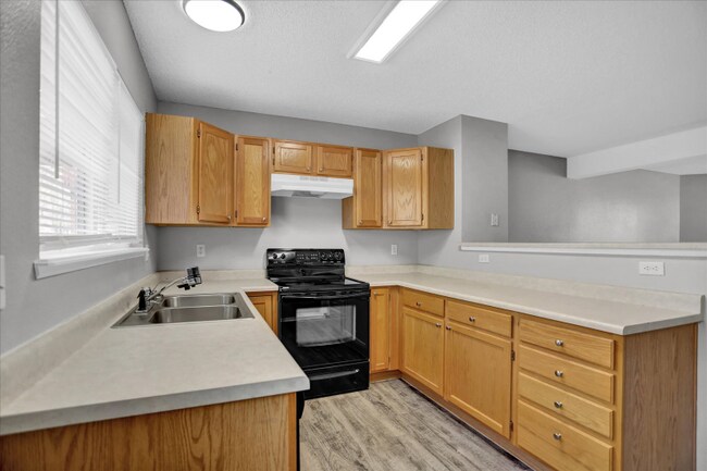 Photo - 2532 Plumtree Grove