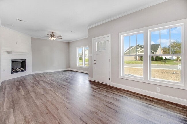 Photo - 312 Kingston Cir