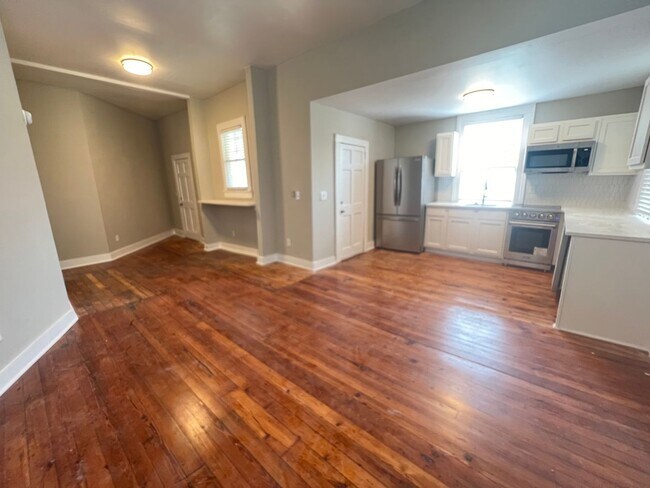 Photo - 1 Bedroom 1 Bath Apartment in Wraggsboro - Downtown Charleston