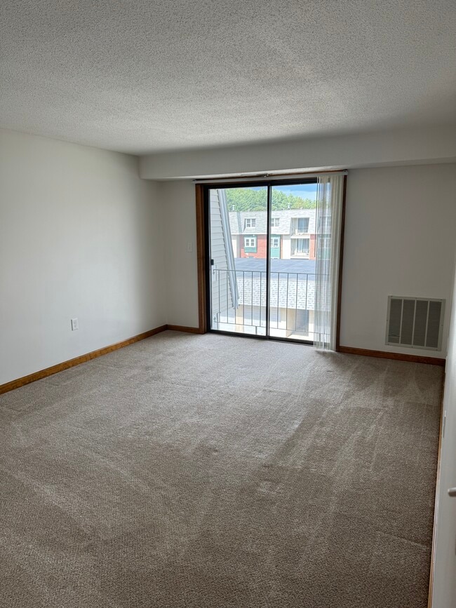 Photo - 2 Roedean Dr Unit 303