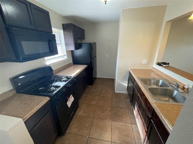 Photo - 6253 Manor Rd