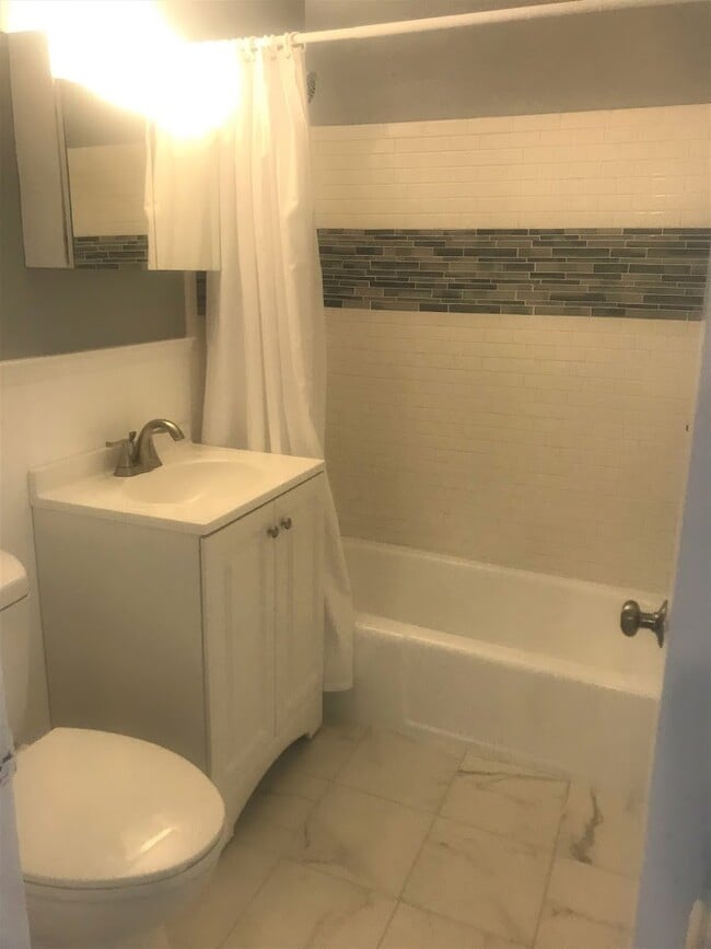 Photo - Doral Apartments