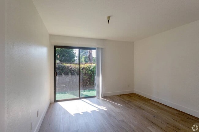 The Laurel at Mountain View (55+)