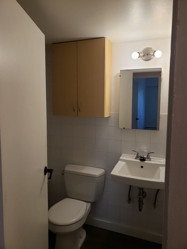 Photo - 639-639 Constance Ave