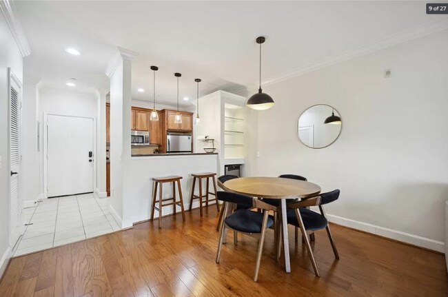 Photo - 2203 Dorrington St Unidad 304