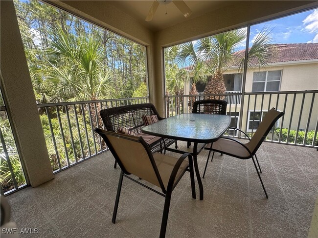Building Photo - 1634 Tarpon Bay Dr S Unit 202