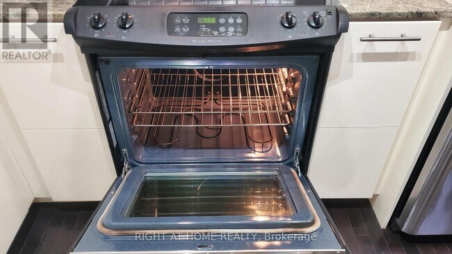 Photo - 25 Carlton St. Unit 2806