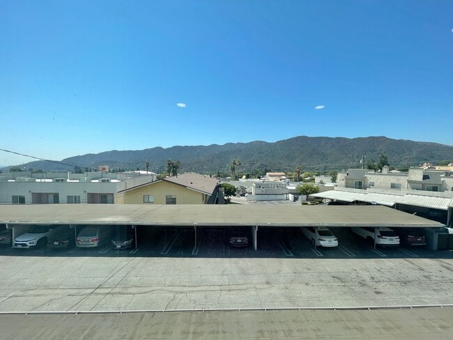 Photo - FOOTHILL VILLAGE