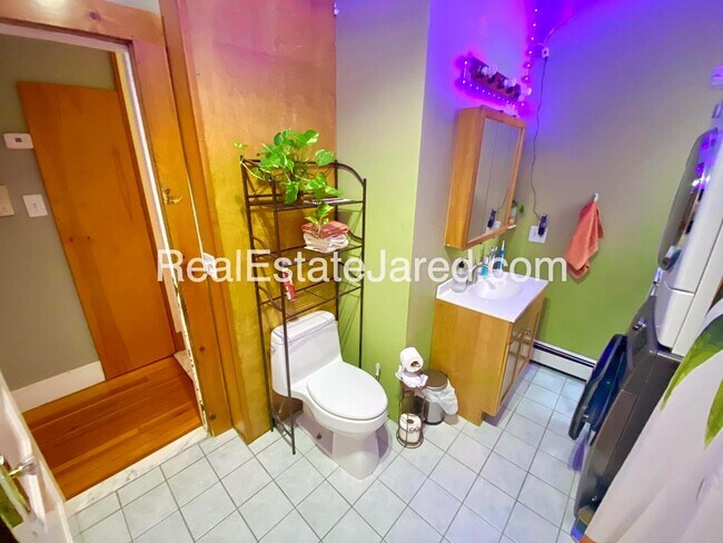 Photo - $500 rebate promo! Cat-Negotiable Apt Nea...