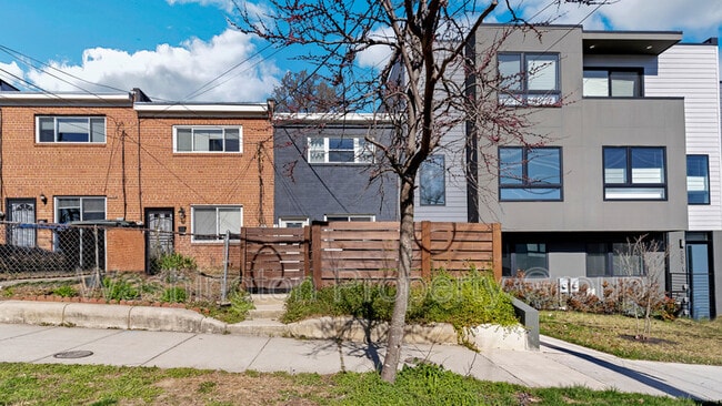 Photo - 2511 W St SE