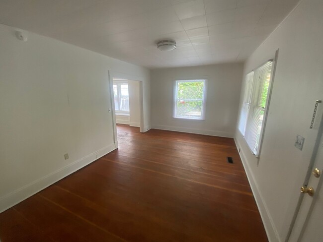 1647 Villard St Unit 1647 Villard