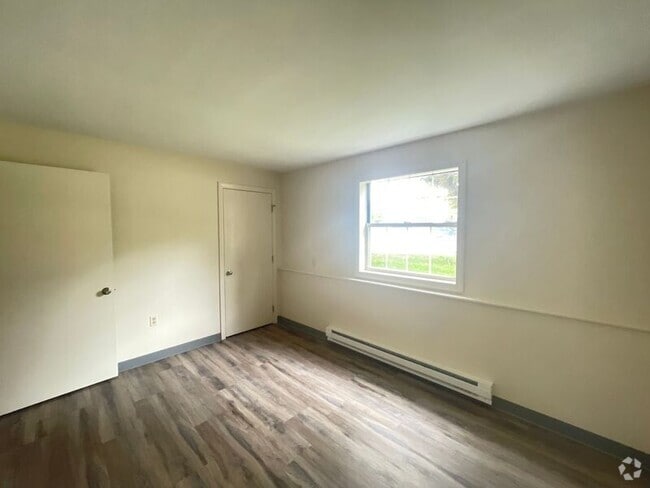 Building Photo - 185 Loudon Rd Unit 1 Rental