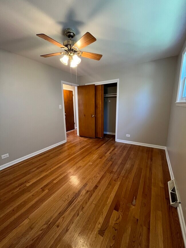 Photo - 2620 W Balmoral Ave