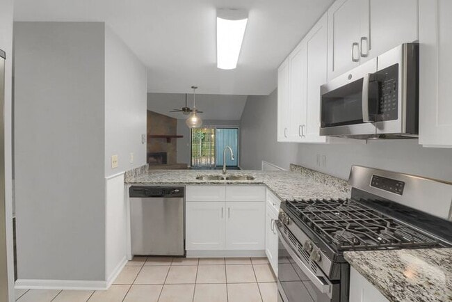 Photo - 259 Heathersett Dr SW