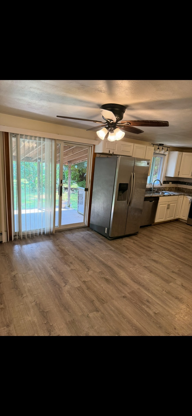 Photo - 92 Rambler St