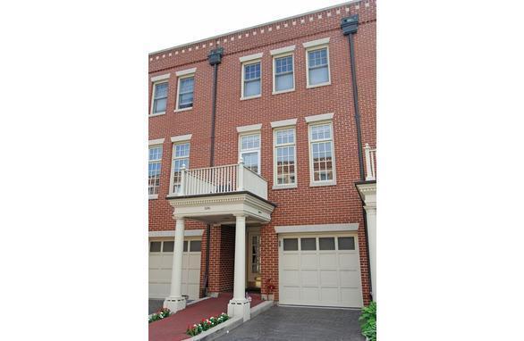 Building Photo - 1410 W Wrightwood Ave Rental