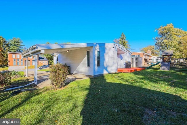 Photo - 2421 Lightfoot Dr