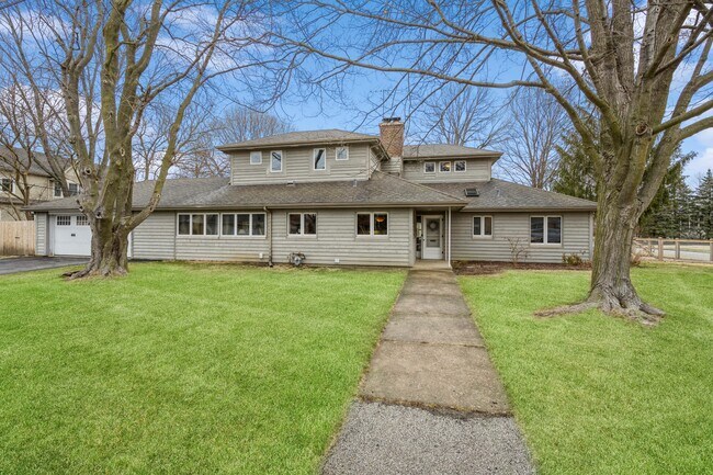 316 Iroquois Avenue - 316 Iroquois Ave House