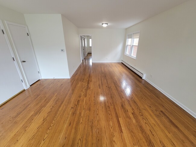 Photo - 5809 N Whipple St Unidad 1