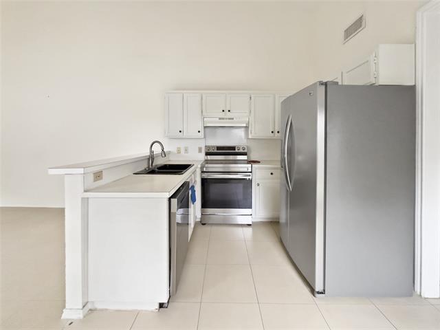 Photo - 1106 Hollis St