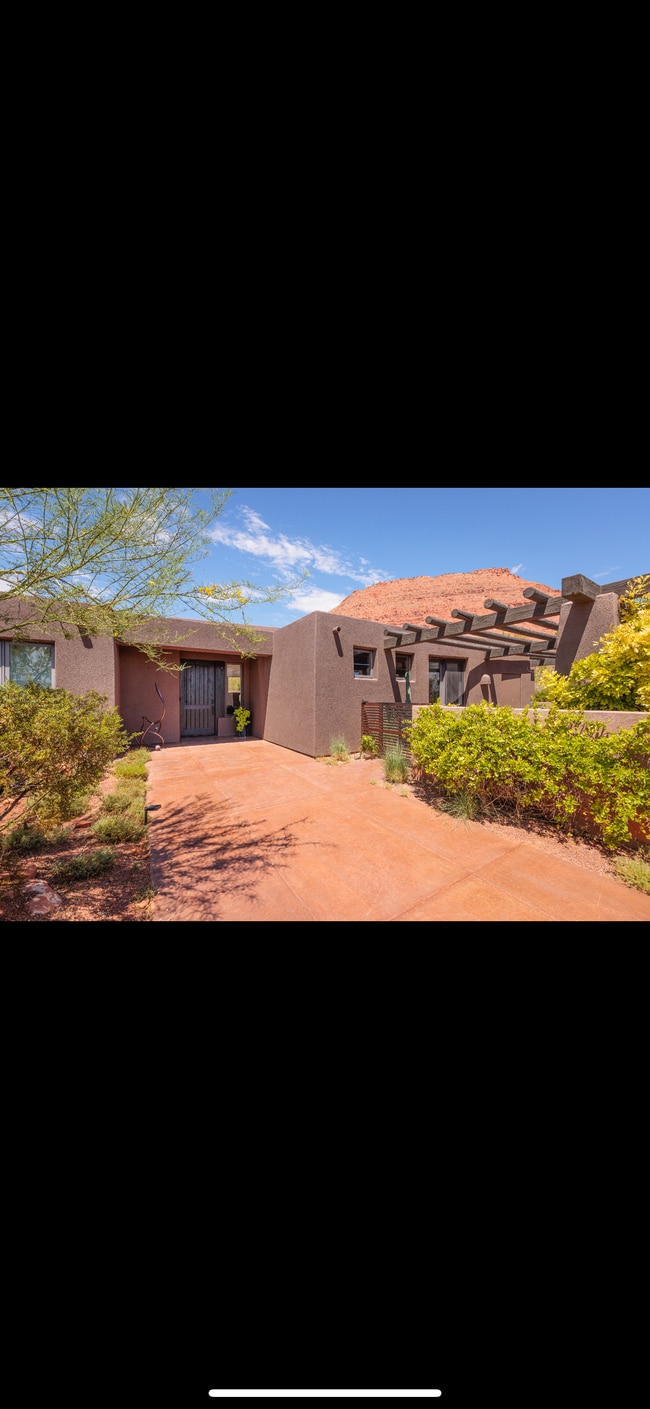 Photo - 384 W Brittlebush Way