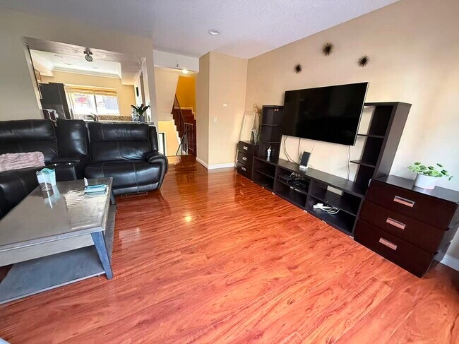 Photo - 104 N Wilson Ave