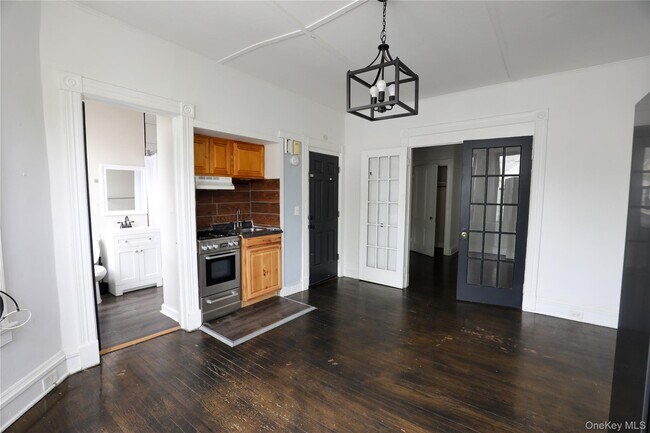 Photo - 141 St James St Unit 4b