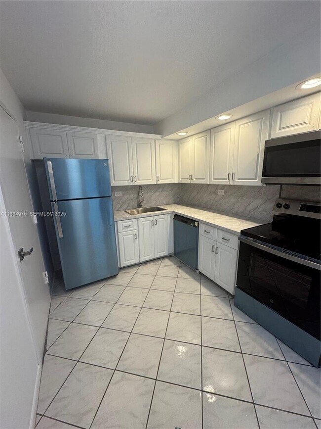 Photo - 6039 Collins Ave Unit 1236
