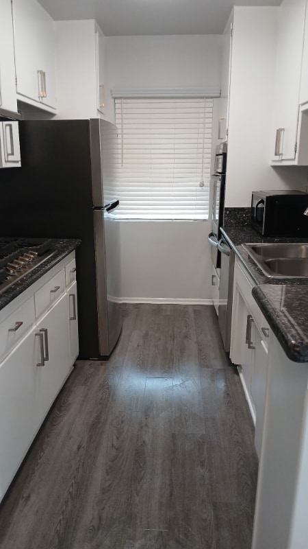 Building Photo - 6131 Coldwater Canyon Ave Rental