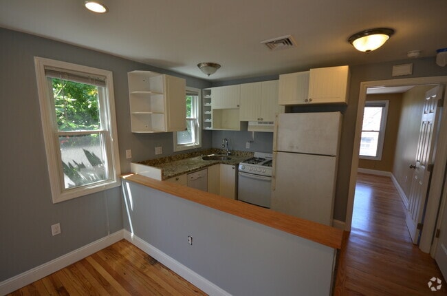 Building Photo - 7 Cheever Ct Unit #2 Rental