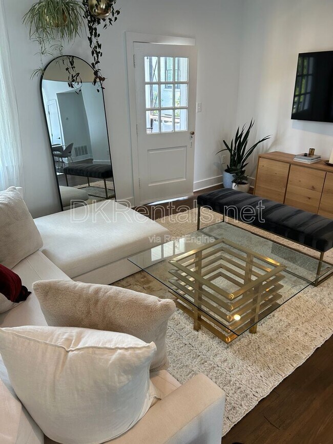 128 Peachtree Memorial Dr NW Unit 4