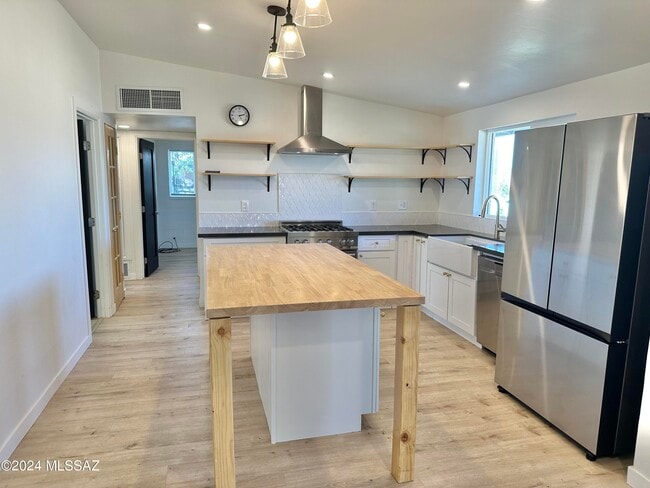 Photo - 227 S Ave B