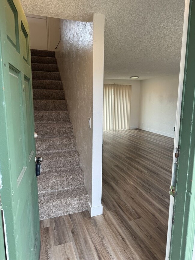 Photo - Updated 2 bedroom 1 1/2 bath duplex in Springfield!