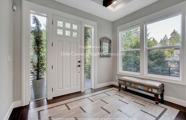 Photo - Luxury Four Bedroom Home In Lake Oswego!