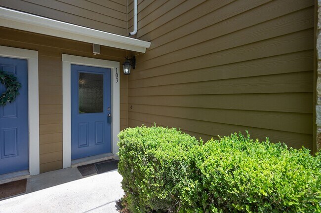Photo - 1620 Bryant Dr
