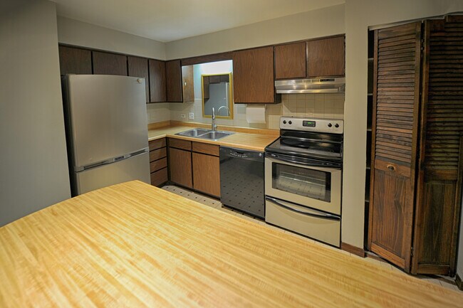 Photo - 2343 Ogden Ave Unit 10