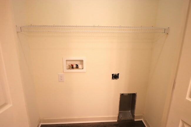 Washer & Dryer Hook Up