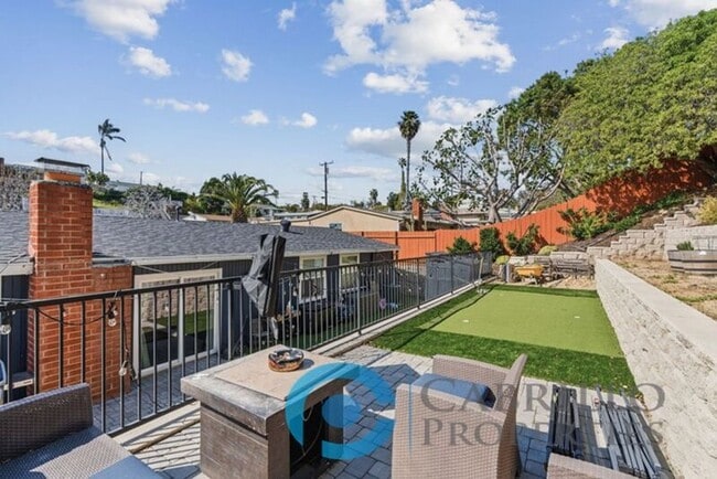 Photo - 2047 Finch Ln