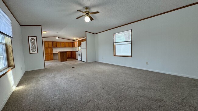 Photo - 2004 Falcon Terrace NW