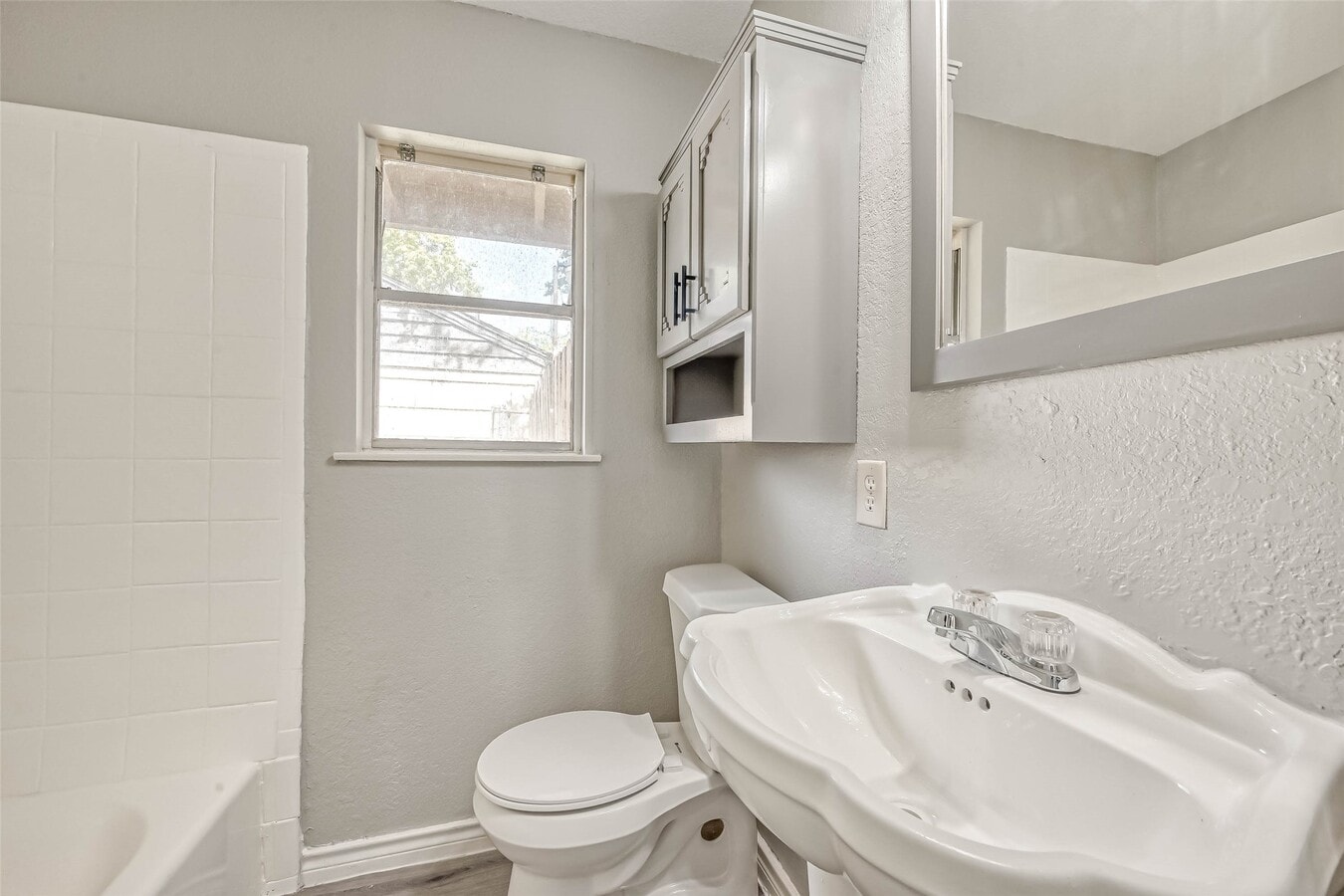 Photo - 5962 Willow Glen Dr