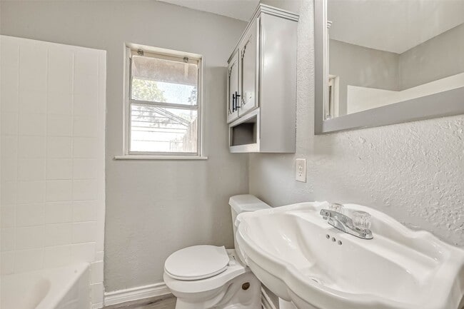 Photo - 5962 Willow Glen Dr