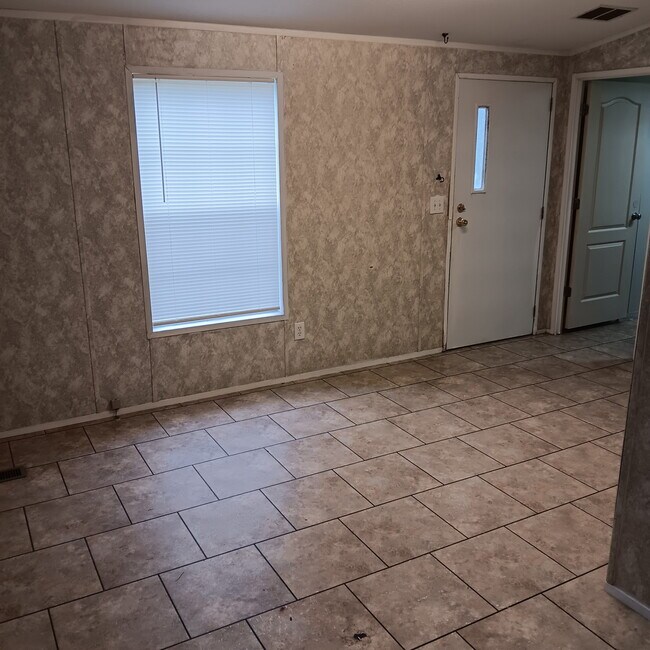 Photo - 715 7th Ave NE