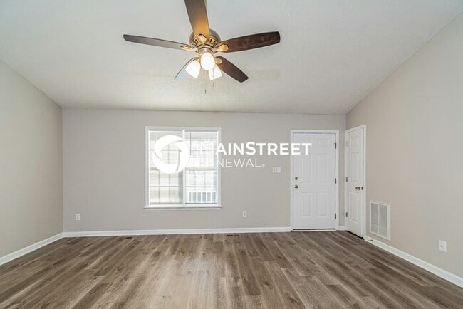 Photo - 3 Bedroom Pet-Friendly Home in Raleigh, NC with Main Street Renewal