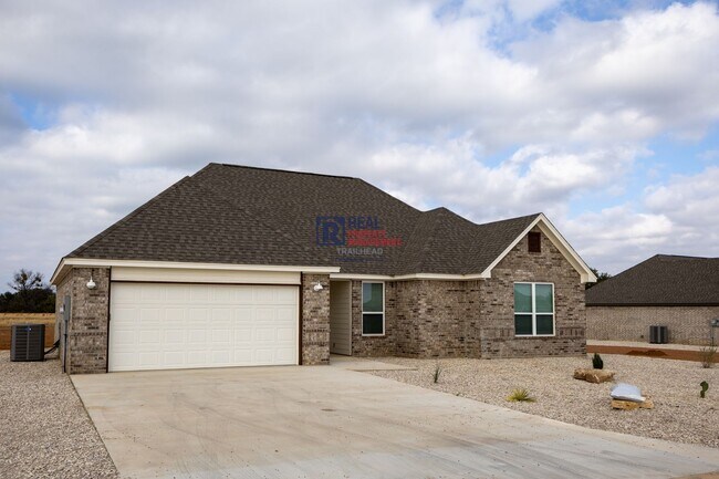 Photo - Stylish Glen Rose Home with Open Layout