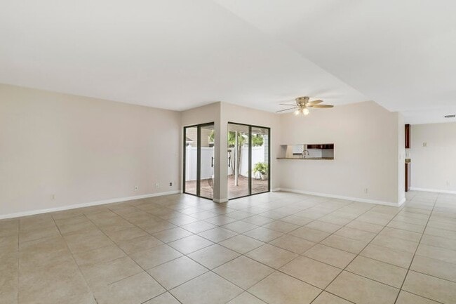 Photo - 202 Lakewood Dr
