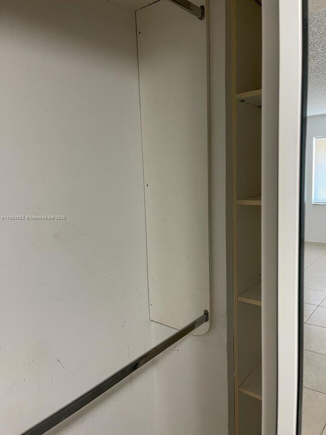 Photo - 724 NE 4th St Unidad 2