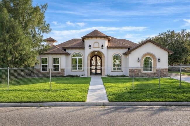 Building Photo - 32 Astrid St